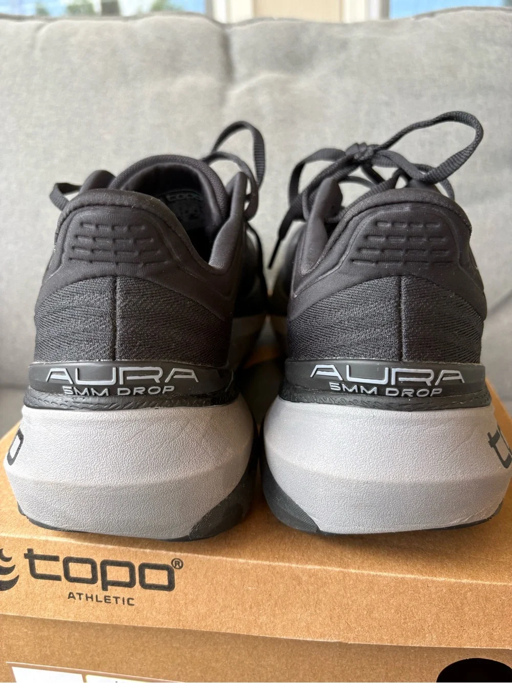 Topo Athletic Aura Running Shoes | Black/ Charcoal | Men’s 9.5 | Road Runner EUC